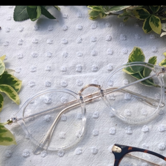 Clear faux glasses - Picture 2 of 8
